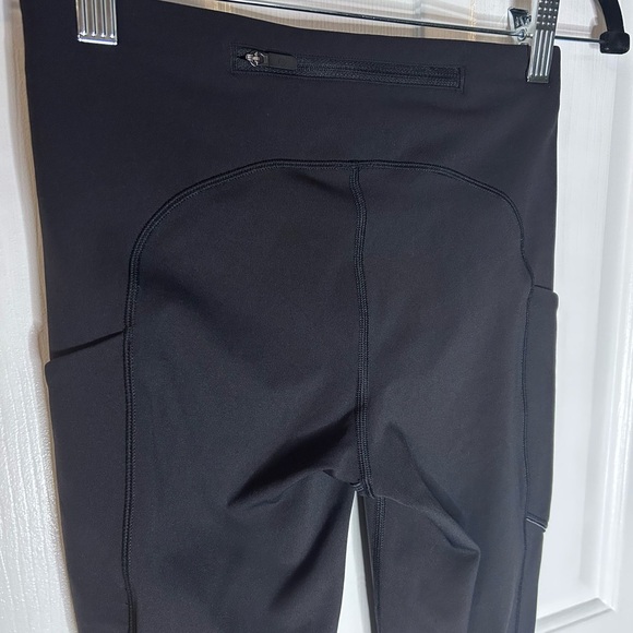 Lululemon Speed Up Crop (21")- Black/ Size 4 - Picture 6 of 10